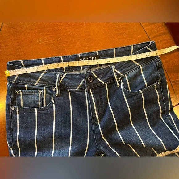 Flare/ bootcut/ bell bottom jeans w/ frayed hem striped Mid rise. Grace in LA 28 - Picture 7 of 12